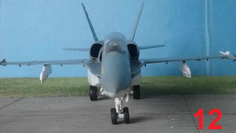 Petit délire autour du F 18 H de chez Revell