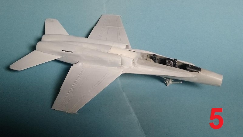 Petit délire autour du F 18 H de chez Revell